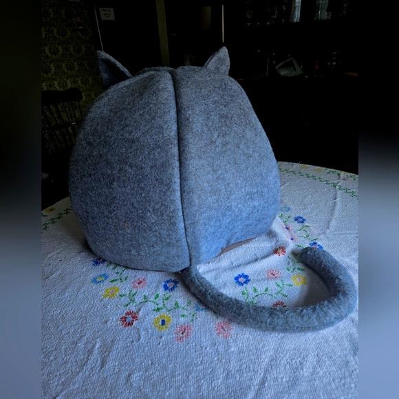 NWOT KITTY BED GREY - Picture 2 of 10